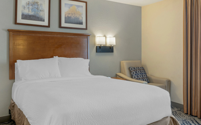 photo 2 of Candlewood Suites Indianapolis East by IHG