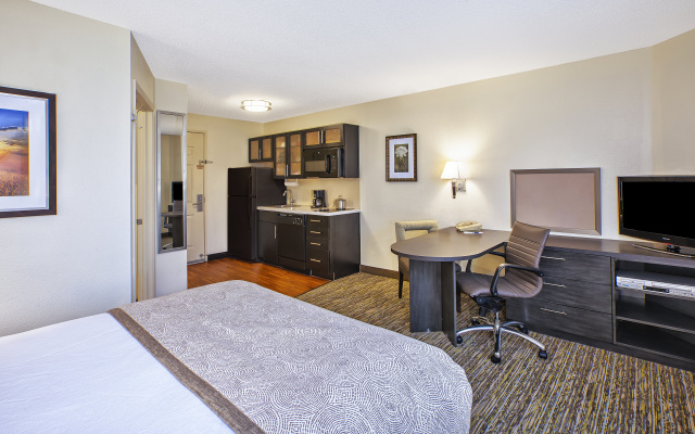 photo 5 of Candlewood Suites Indianapolis by IHG