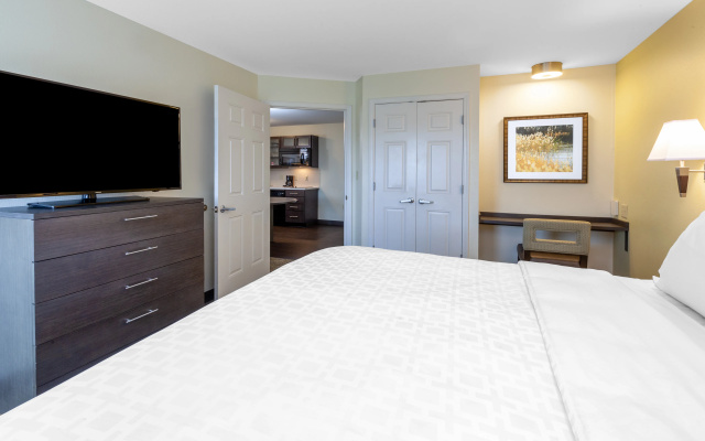 photo 4 of Candlewood Suites Kalamazoo Se by IHG