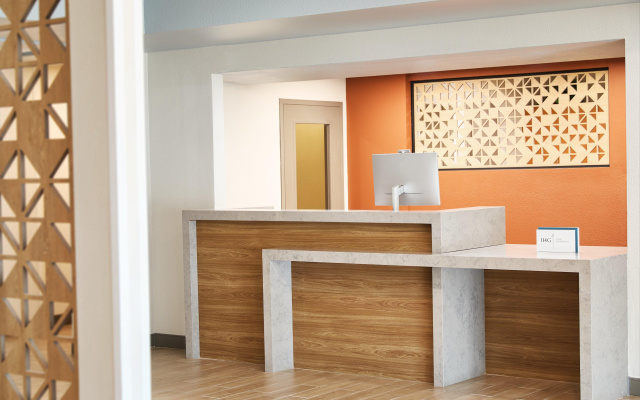photo 3 of Candlewood Suites Milwaukee Airport by IHG