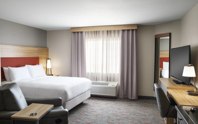 photo 4 of Candlewood Suites Milwaukee Airport by IHG