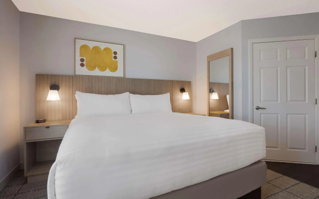 photo 3 of Sonesta Simply Suites Irvine East Foothill
