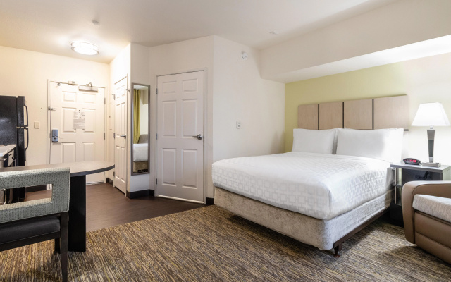 photo 5 of Candlewood Suites Portland Airport by IHG