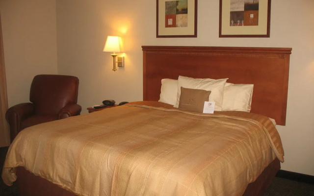 photo 4 of Candlewood Suites Waterloo- Cedar Falls