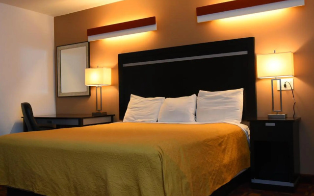 photo 4 of Capital Inn & Suites