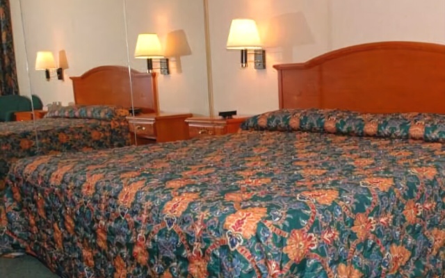 photo 4 of Capri Lynbrook Motor Inn
