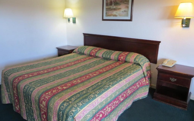 photo 5 of Capri Motel