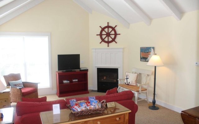 photo 3 of Captain's Cottage Suites