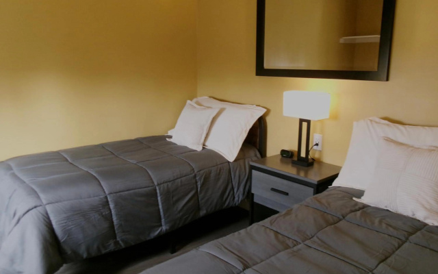 photo 2 of Carmel Wayfarer Inn