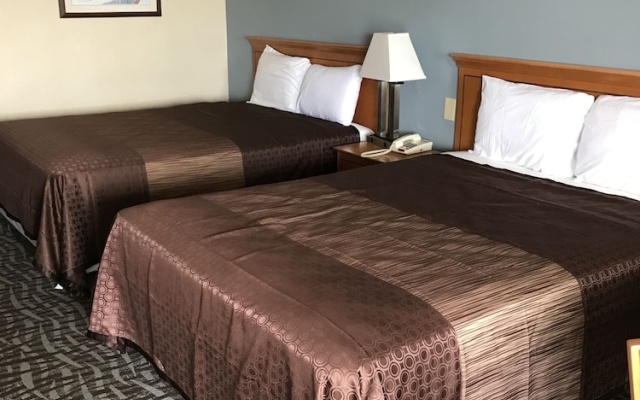 photo 4 of Carolina Inn & Suites at Lake Norman