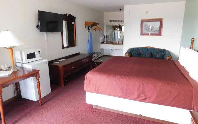 photo 4 of Carriage House Inn
