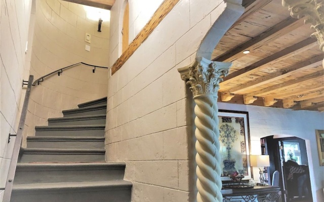 photo 2 of Casa Grandview Inn