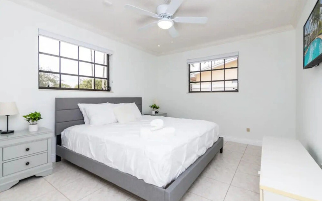 photo 3 of Casalinda - Hollywood Florida