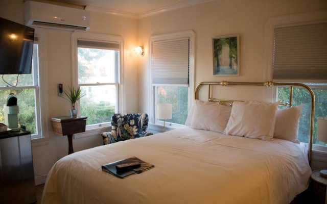 photo 3 of Cedar Gables Inn