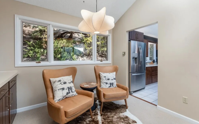 photo 2 of Cedar Upper Luxury Vacation At Windcliff 3 Bedroom Home by RedAwning