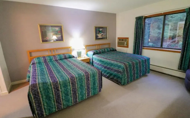 photo 4 of Cedarbrook Hotel Room w/2 Doubles 218