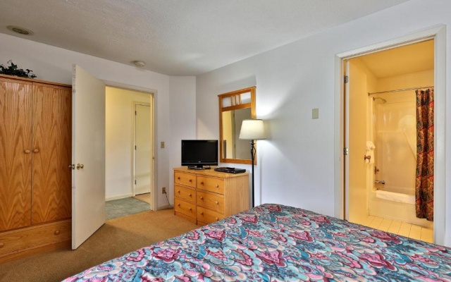 photo 4 of Cedarbrook Queen Suite 103