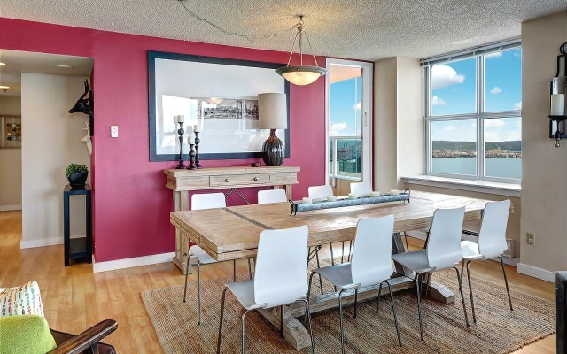 photo 3 of Centennial Tower Bay View Penthouse - Three Bedroom Apartment with Fir