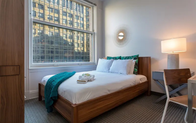 photo 3 of Central 3BR in the Chicago Loop by Sonder