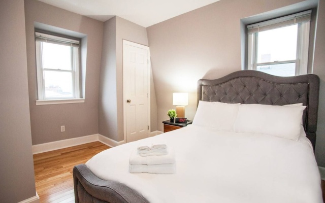 photo 2 of Central Boston 5 Bed 2 Bath North End-sleeps 10