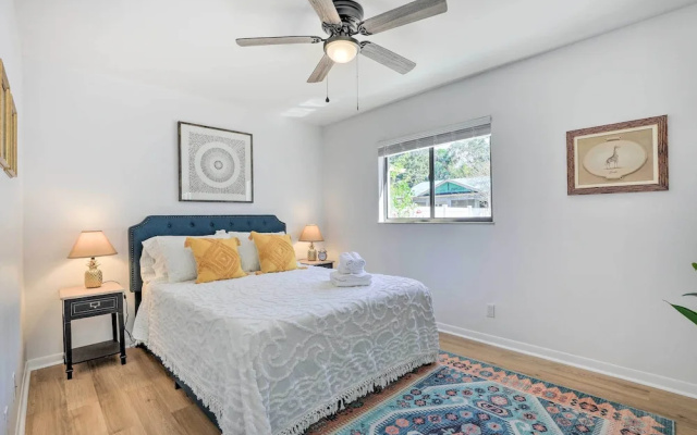 photo 3 of Central Gulfport Home < 1 Mi to the Beach!