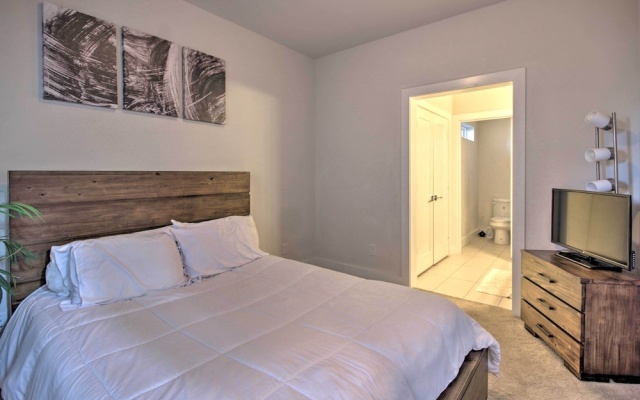 photo 5 of Central Houston Townhouse - 1 Mi to Downtown!
