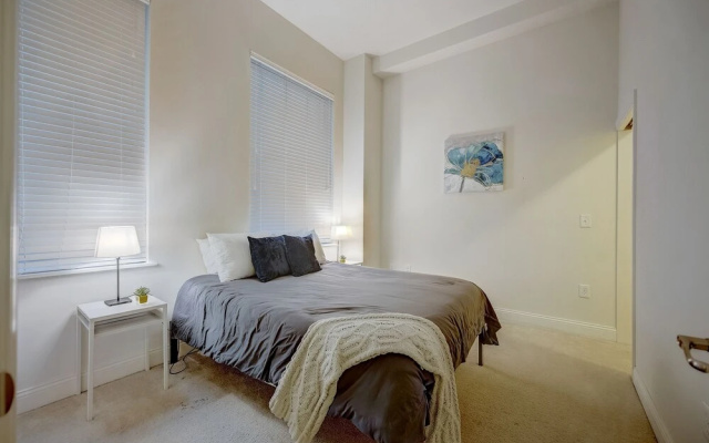 photo 2 of FRONTDESK Penn Street Tower Apts Downtown Indy