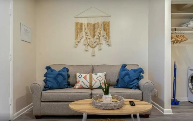 photo 3 of Centrally Located Studio Near Downtown