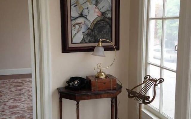 photo 2 of Charming 2 bdrm Dolores Heights Apt