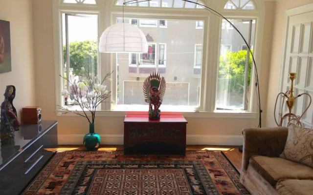 photo 3 of Charming 2 bdrm Dolores Heights Apt