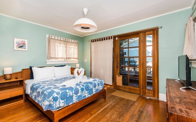 photo 5 of Charming 2 Bedroom Bungalow in Silver Lake