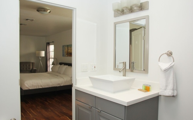 photo 3 of Charming 2BR near Beverly Hills by Sonder