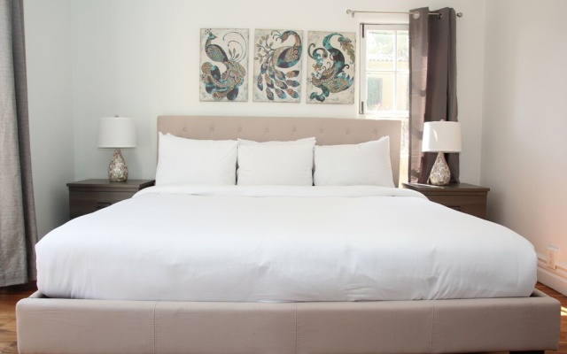 photo 4 of Charming 2BR near Beverly Hills by Sonder