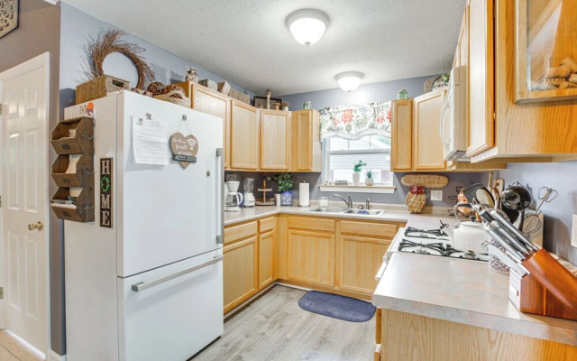 photo 4 of Charming Casco Home w/ Deck in Point Sebago Resort