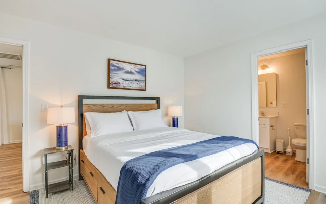 photo 2 of Charming Charlotte Townhome: 6 Mi to Downtown!