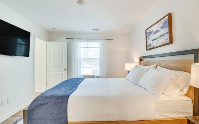 photo 5 of Charming Charlotte Townhome: 6 Mi to Downtown!