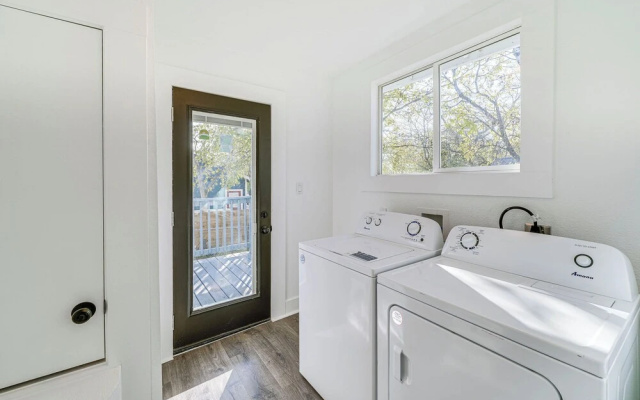 photo 4 of Charming San Antonio Home ~ 2 Mi to The Alamo!