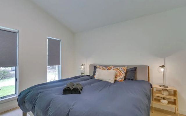 photo 5 of Charming Swan Lake Apartment w/ Deck!
