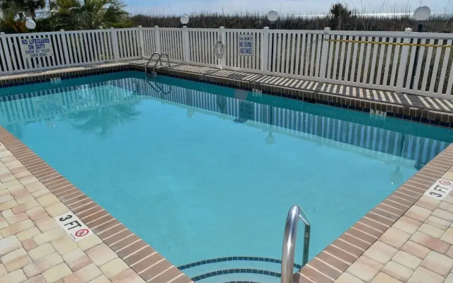 photo 2 of Chateau By The Sea O2 - 2 Br Condo