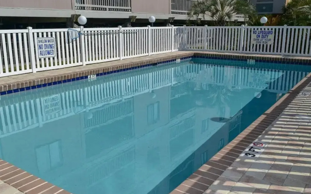 photo 3 of Chateau By The Sea O2 - 2 Br Condo