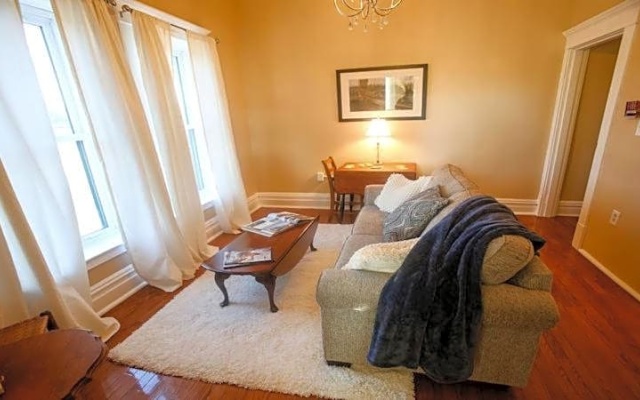 photo 4 of Chessie Room