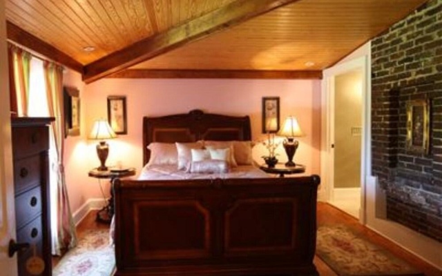 photo 3 of Chestnut Hill Bed & Breakfast