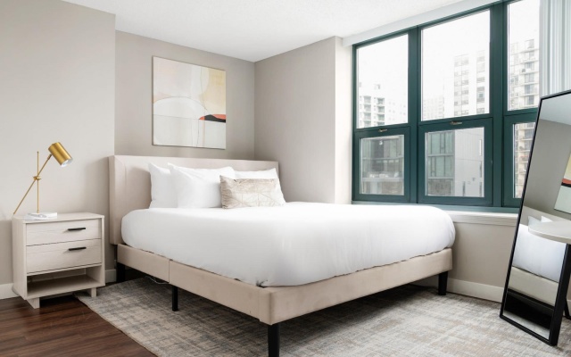 photo 3 of Chicago | Awesome Studio River North Apartment