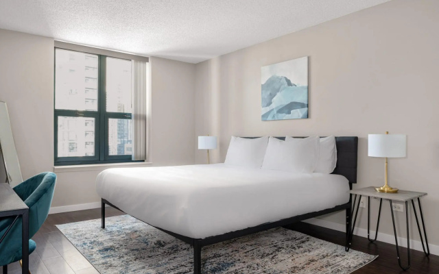 photo 4 of Chicago | Regal 1BD/1BA River North Apartment