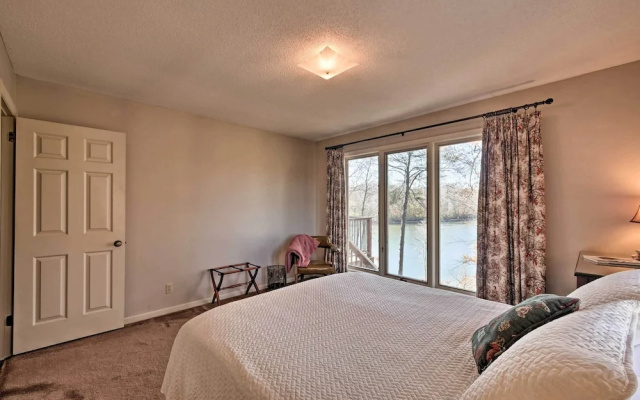 photo 4 of Chickamauga Lake Vacation Rental w/ Boat Dock!