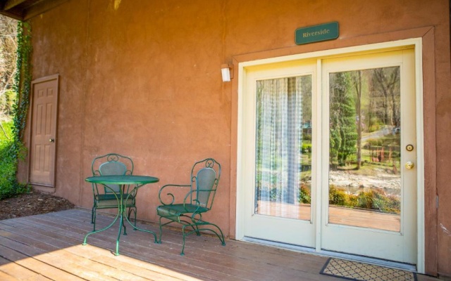 photo 2 of The Chimney Rock Inn & Cottages
