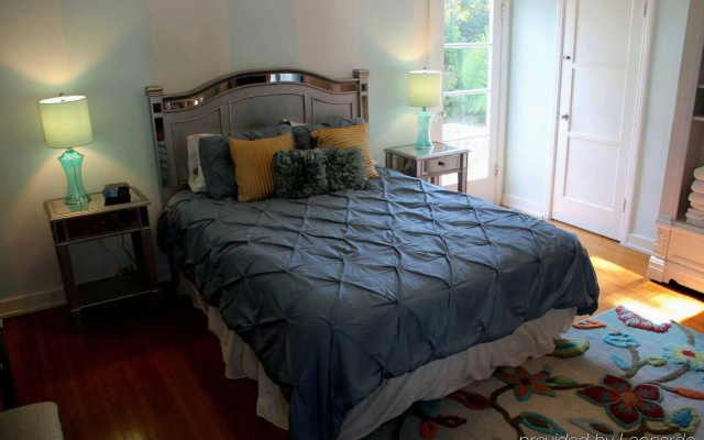 photo 2 of Cinema Suites Bed & Breakfast
