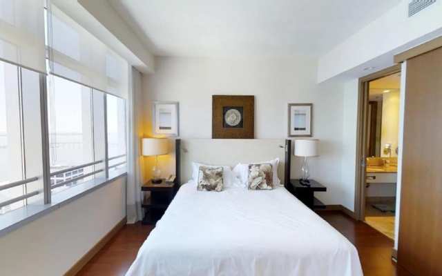 photo 3 of CitiScape - 1 BR Apt at Conrad Hilton