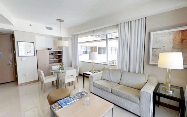 photo 4 of CitiScape - 1 BR Apt at Conrad Hilton