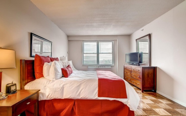 photo 2 of CityView at Longwood Apartments
